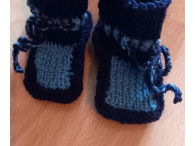 HANDGESTRICKTE BABYSCHUHE NEU - 1