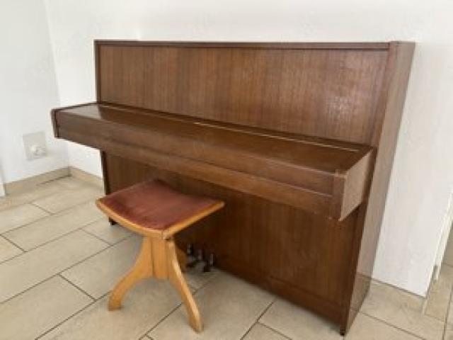 Yamaha Klavier M5E mit Hocker aus erster Hand, Bj. 1975 - 1